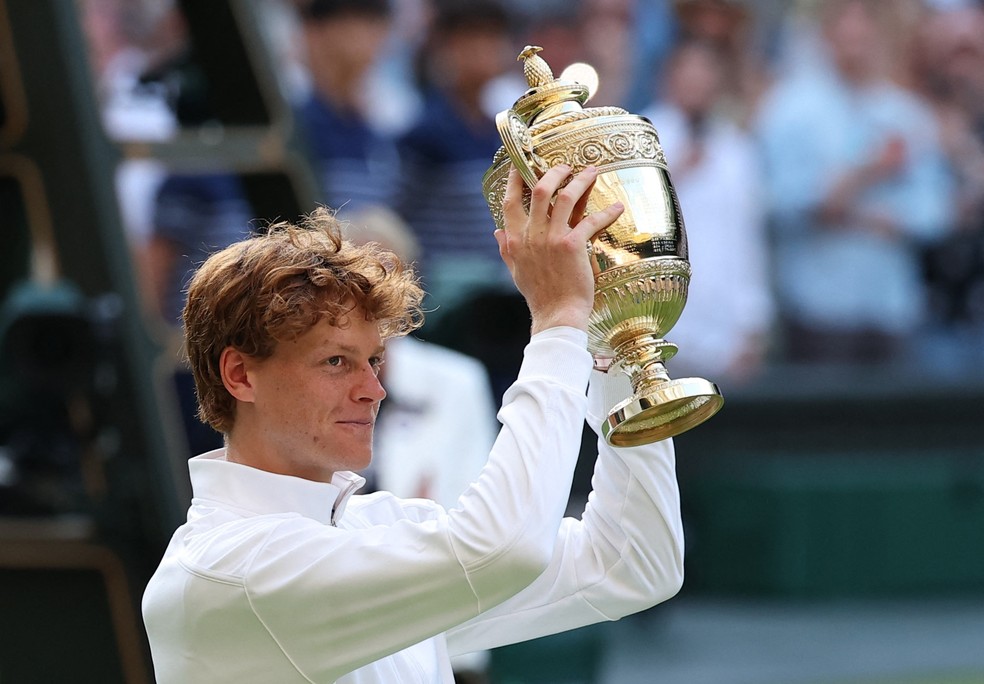 Jannik Sinner comemora título em Wimbledon — Foto: REUTERS/Toby Melville
