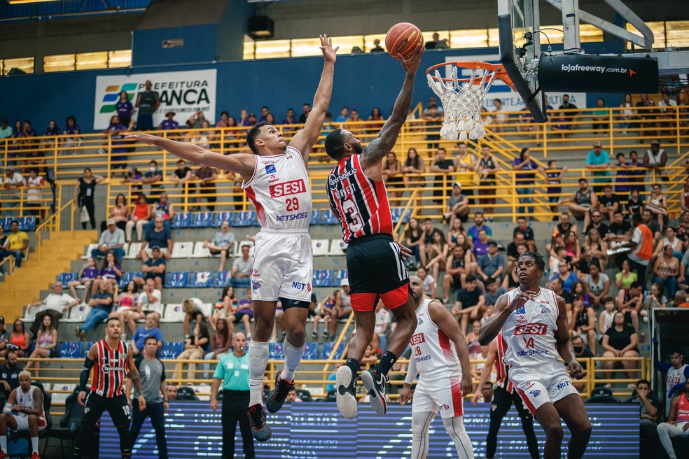 Na reedição da última final, Flamengo vence o São Paulo na estreia do NBB, nbb