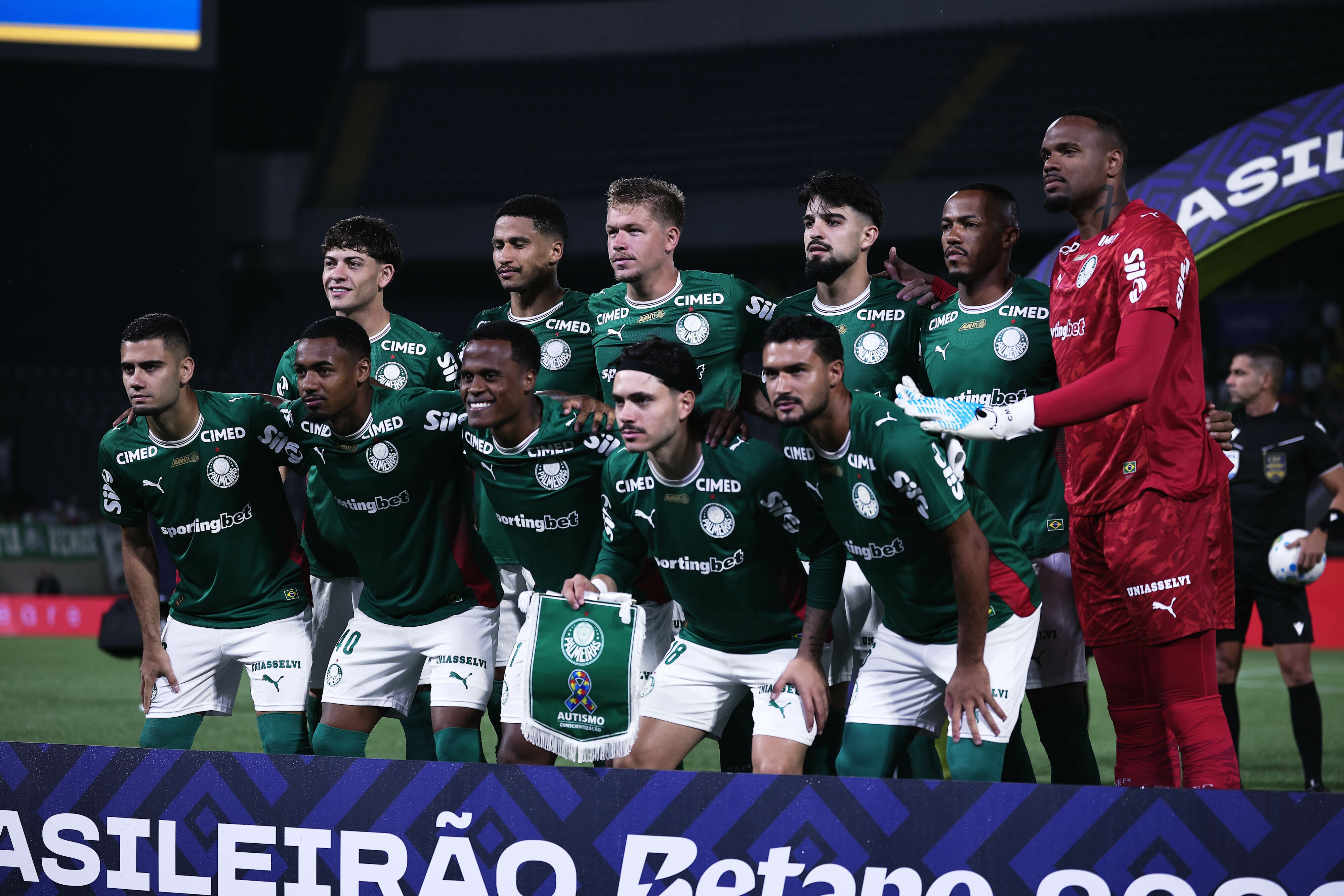 Marlon Freitas brilha e resgata defesa do Palmeiras em duelo complicado contra o Grêmio