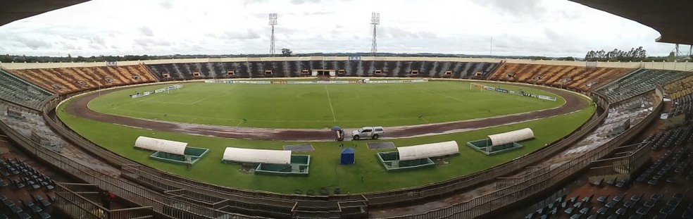 Com líder em campo, Brasileirão tem quatro jogos hoje - Dourados News