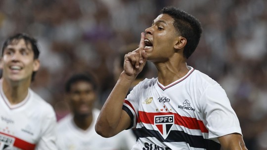 São Paulo prepara Ryan Francisco para novas funções no time; entenda o plano tricolor - Foto: (Rubens Chiri / São Paulo FC)