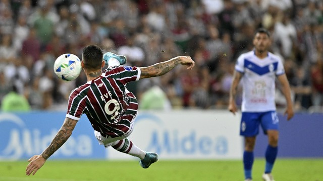 Voleio de Everaldo no segundo gol do Fluminense contra o San José