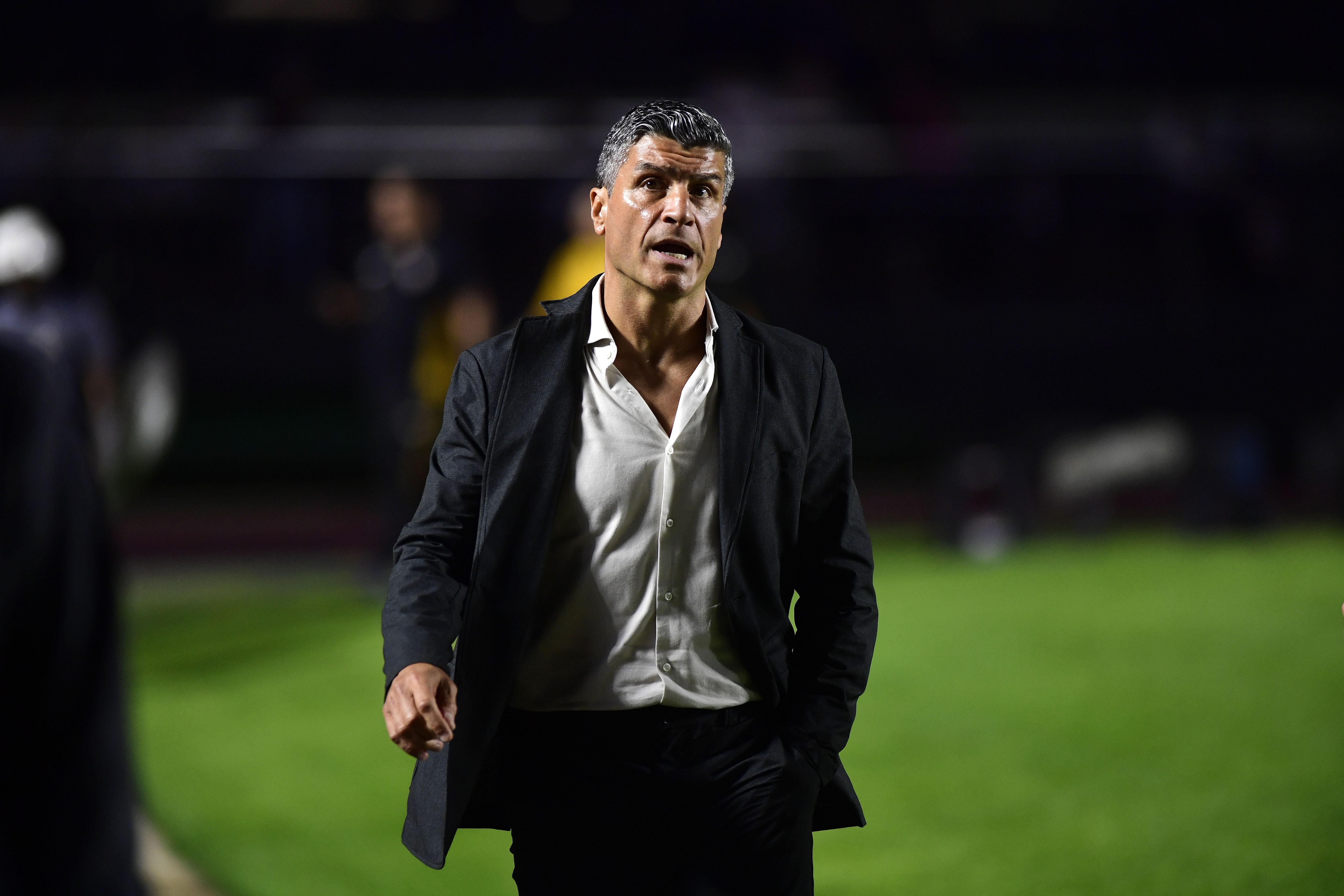 Pedro Emanuel elogia atuação do Vasco contra o São Paulo, mas destaca chances perdidas: "Não fomos eficientes"