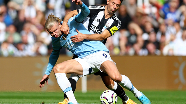 Em jogo marcado por polêmica, Newcastle e City empatam na Premier League 2 2024 09 28t114110z 1880656192 up1ek9s0wgl1n rtrmadp 3 soccer england new mci report