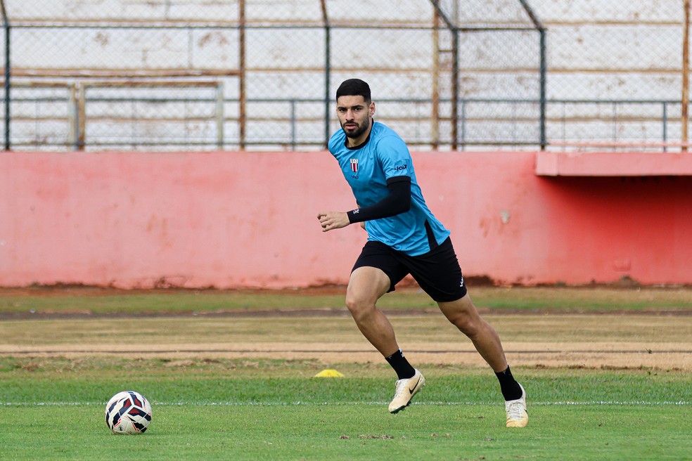 Alisson Cassiano, zagueiro do Botafogo-SP — Foto: João Victor Cristovão / Agência Botafogo
