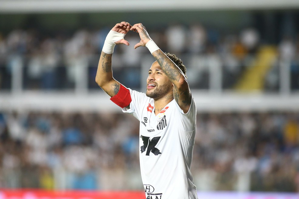 Gol de Neymar em Santos x Sport — Foto: Mauricio De Souza/AGIF