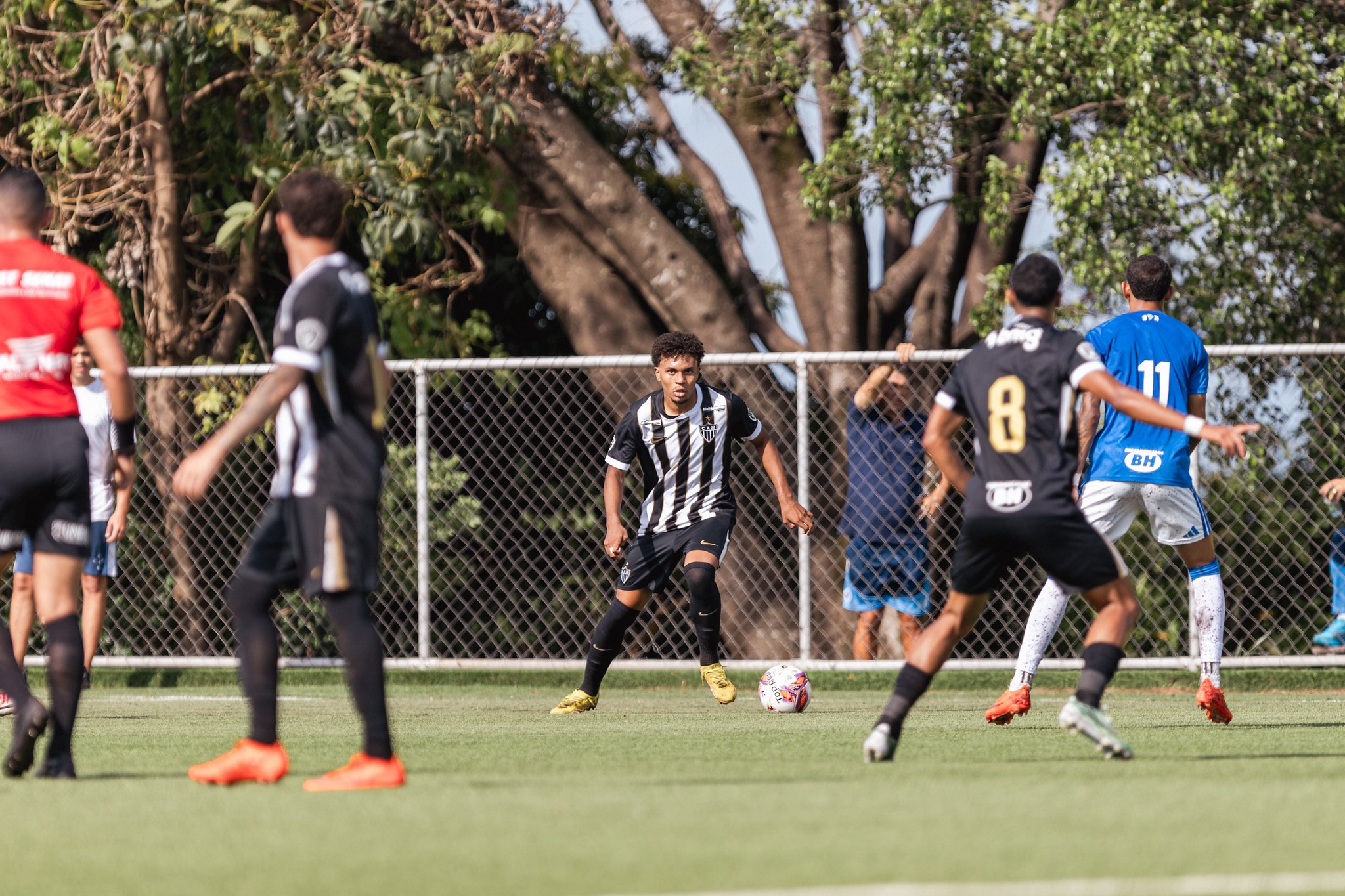 Atlético-MG empata com Cruzeiro e quebra jejum no Mineiro Sub-20; veja lista de campeões