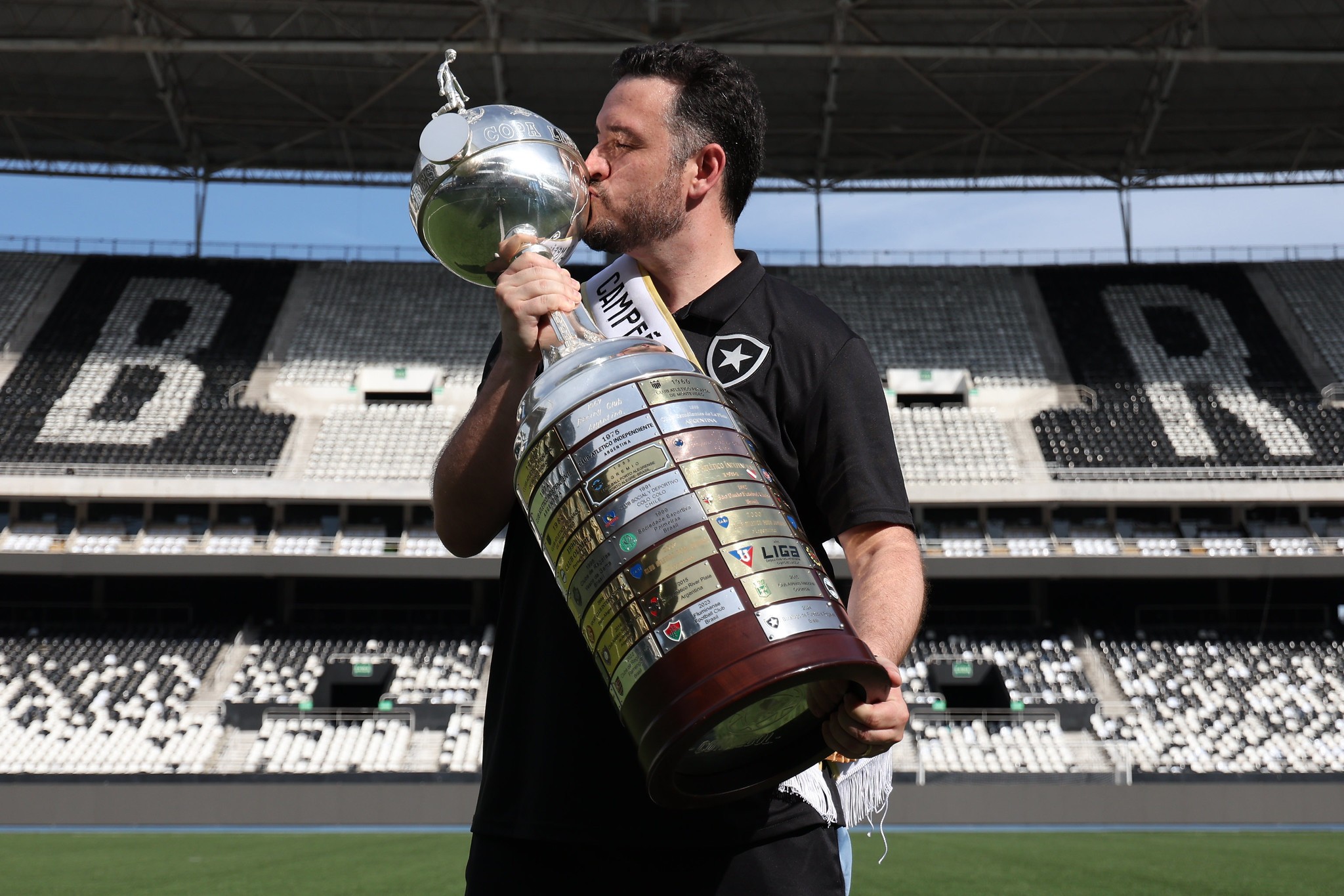Vasco negocia com Raphael Rezende, ex-Botafogo, para assumir cargo de gestão do clube