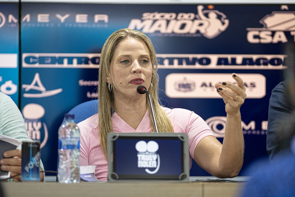Mirian Monte ficou um ano e cinco meses na presidência do CSA — Foto: Allan Max/CSA
