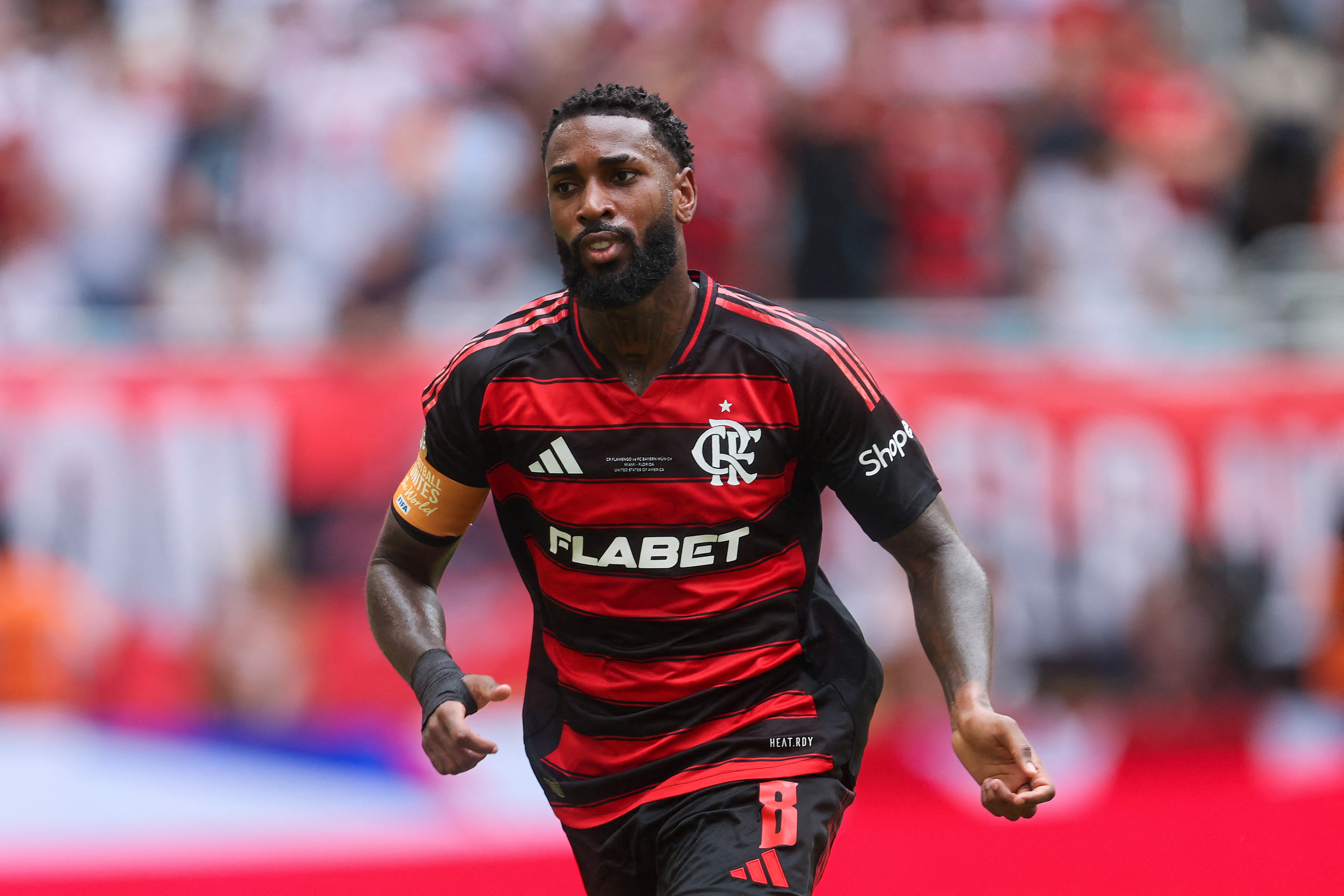 Relação com Jorge Jesus faz Gerson balançar pelo Al-Nassr, e futuro longe do Flamengo continua indefinido