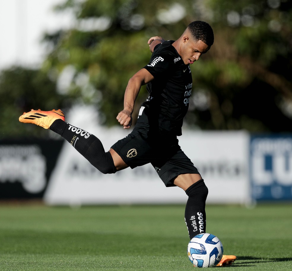 Pedro em treino do Corinthians — Foto: Rodrigo Coca/Ag. Corinthians