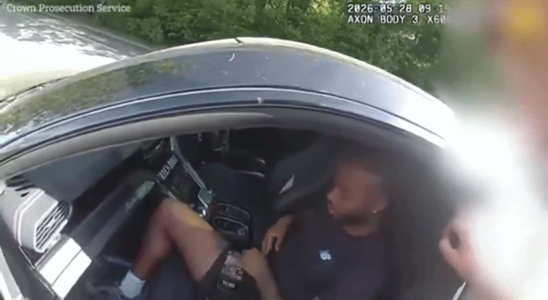 Vídeo flagra Sterling usando "gás do riso" ao dirigir antes de acidente