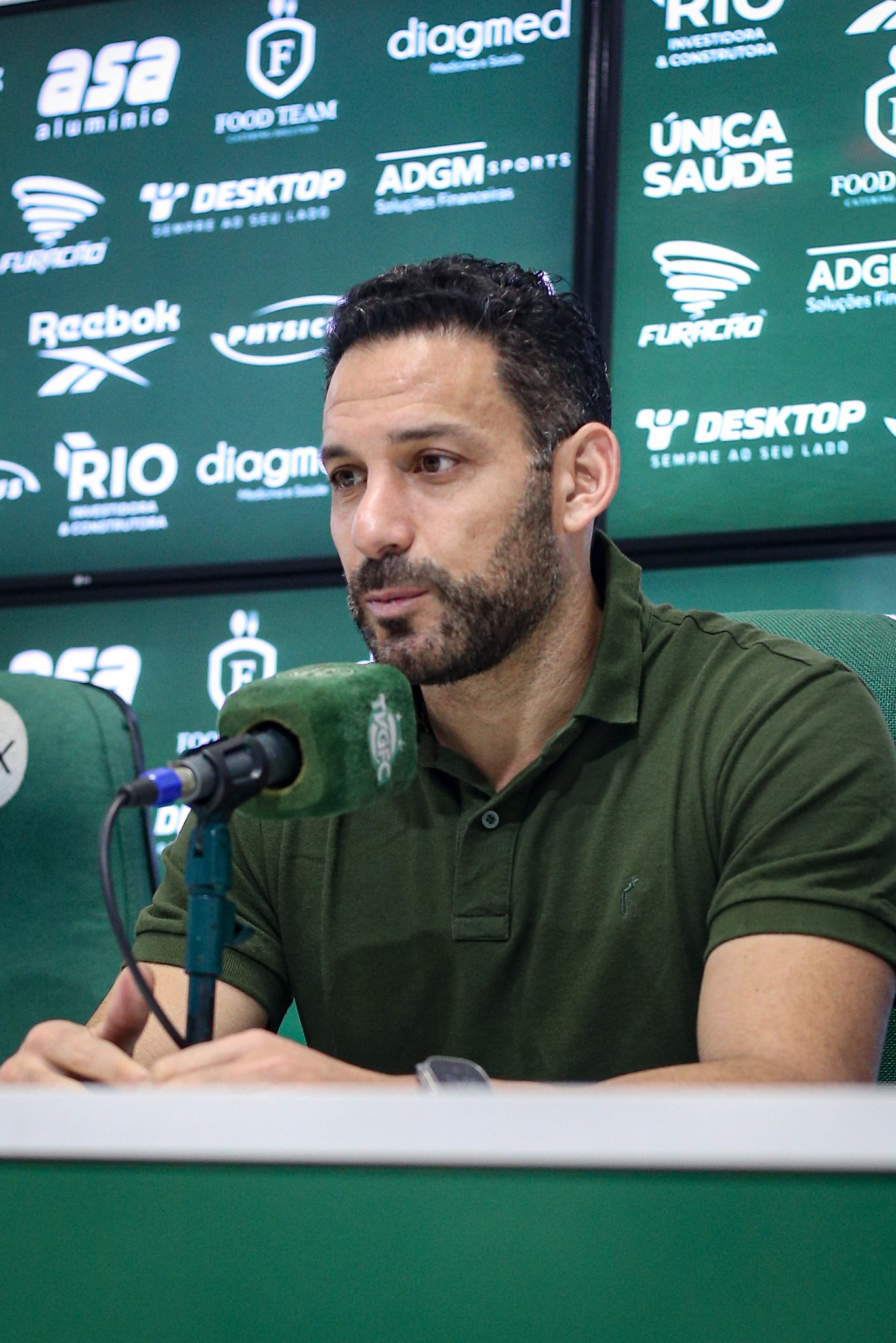 Frontini evita projeção de pontos para classificação e elogia grupo do Guarani: "Muito focado"