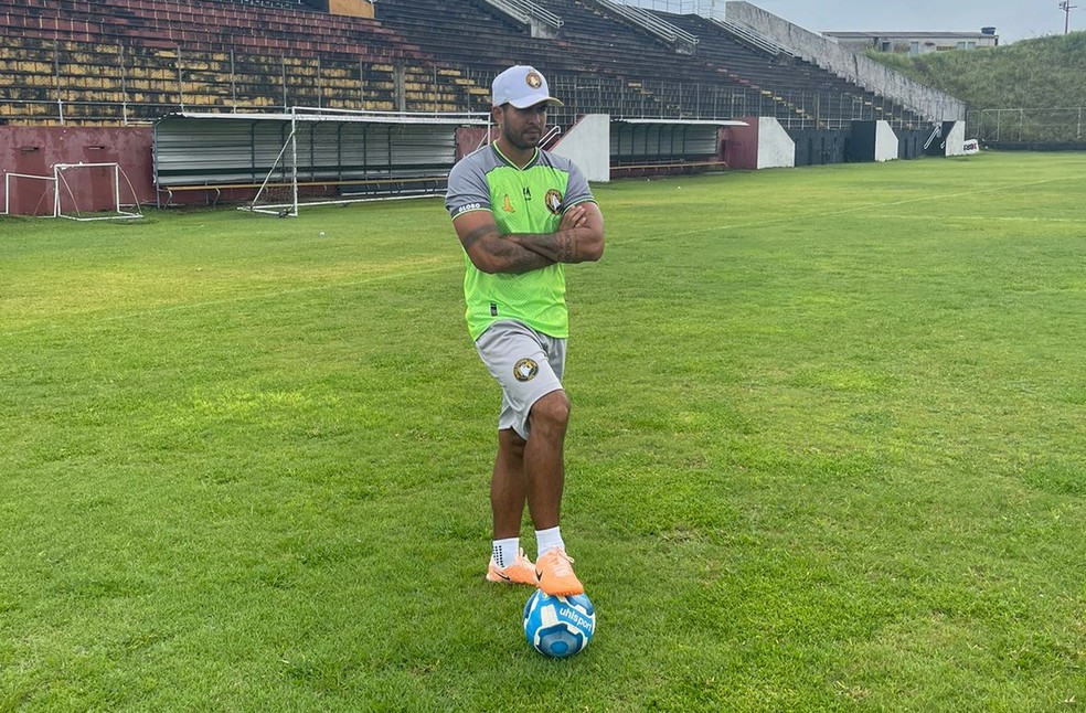 Eugênio Gomes, 30 anos, tem passagem pelo comando do Santa Cruz de Natal, Força e Luz, Crato e, no último Campeonato Potiguar, dirigiu o Potyguar CN — Foto: Divulgação