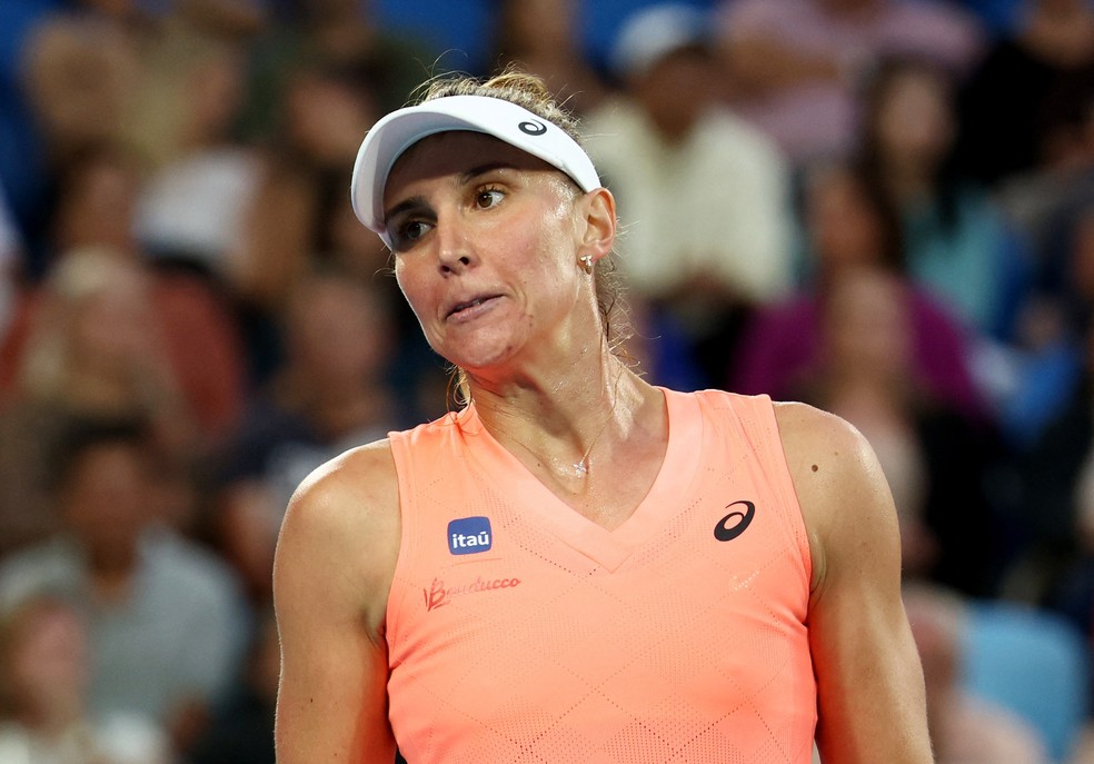 Bia Haddad lamenta derrota para Maria Timofeeva no Australian Open — Foto: REUTERS/Eloisa Lopez