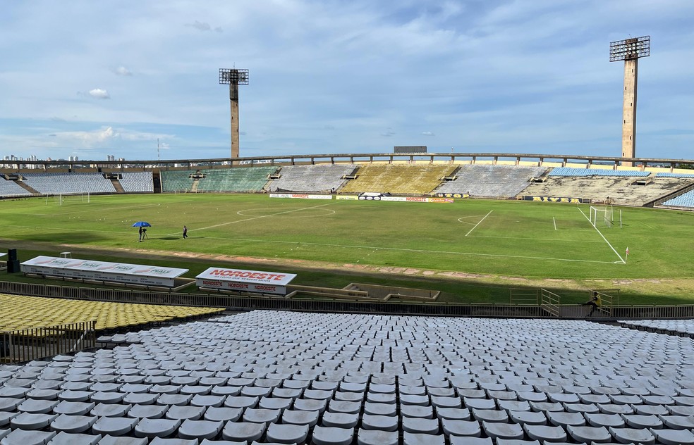 Estádio Albertão, em Teresina — Foto: Julio Costa