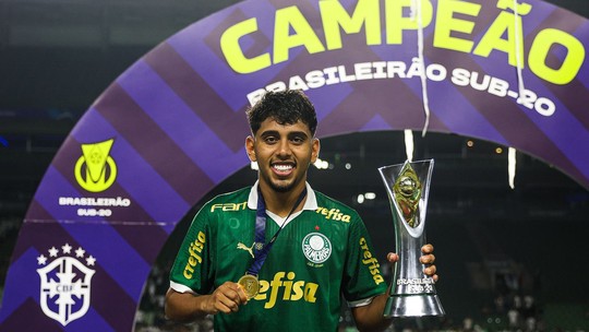 David celebra título do Brasileiro Sub-20 com Palmeiras