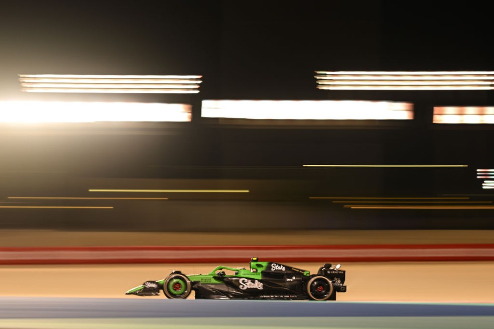 Gabriel Bortoleto em teste de pré-temporada da F1 2025 — Foto: Clive Mason/Getty Images