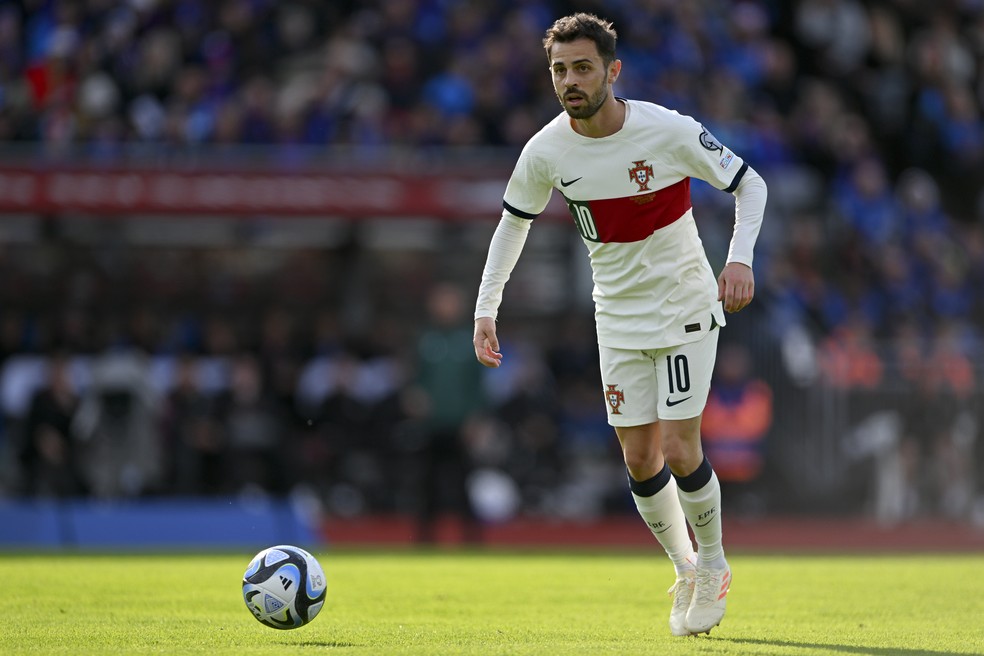 Bernardo Silva em ação por Portugal  — Foto: Will Palmer/Sportsphoto/Allstar via Getty Images