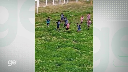 Jogo em gramado bizarro viraliza antes de Copa inusitada no Peru; assista - Programa: ge.globo 