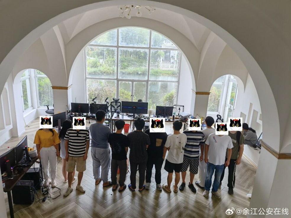 Suspeitos de venda de programas ilegais de Valorant na China — Foto: Weibo/Departamento de Segurança Pública de Yujiang