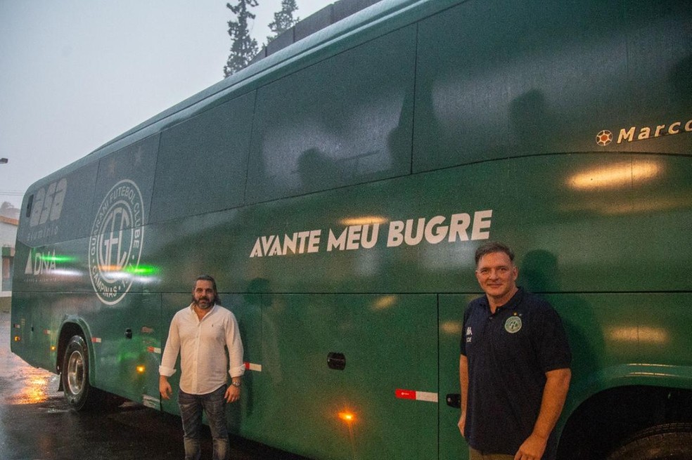 Ricardo Moisés, ex-CEO do clube, e o presidente afastado André Marconatto — Foto: Guarani FC