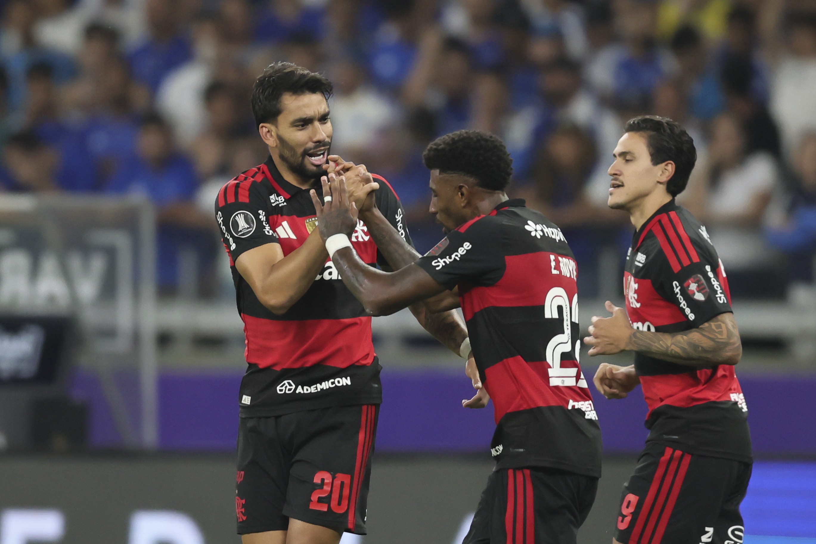 Paquetá brilha e empata para o Flamengo em tempo recorde contra o Cruzeiro