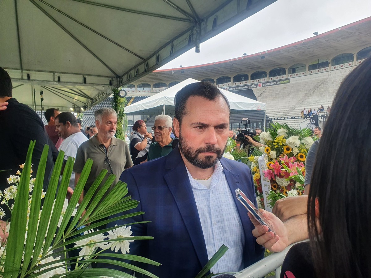 Representantes de clubes cariocas vão ao velório de Roberto Dinamite ...