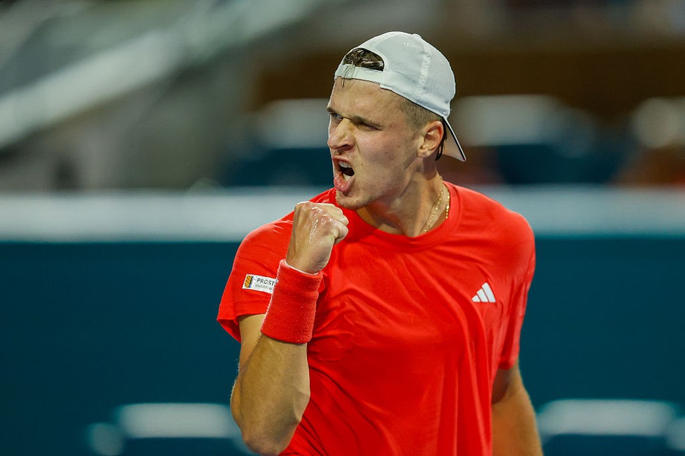 Jakub Mensik é campeão do Masters 1000 de Miami — Foto: Chris Arjoon/Icon Sportswire