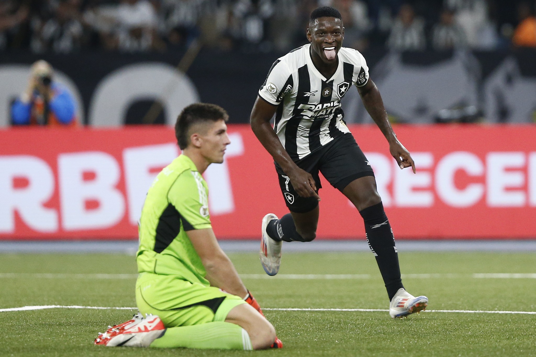 Visando afirmação em 2025, Botafogo terá que superar retrospecto negativo contra o Internacional; veja números