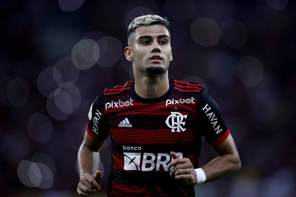 DE VOLTA AO MENGÃO? Flamengo busca negociar com craque da Premier League, afirma portal