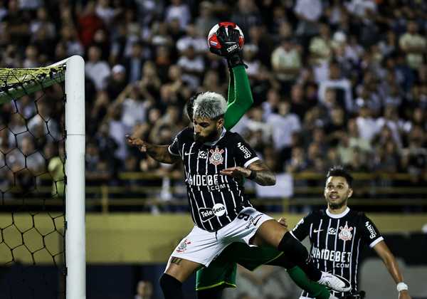 Veja lance de Yuri Alberto, do Corinthians, que causou ira e xingamento de Mano Menezes
