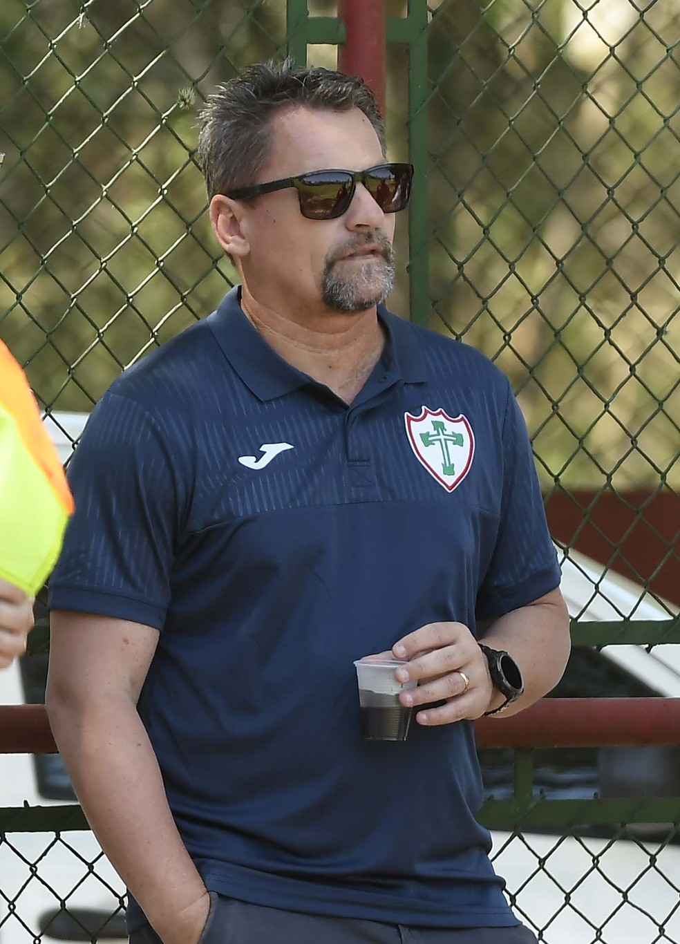 Fábio Matias em momento de concentração durante treino da Portuguesa.