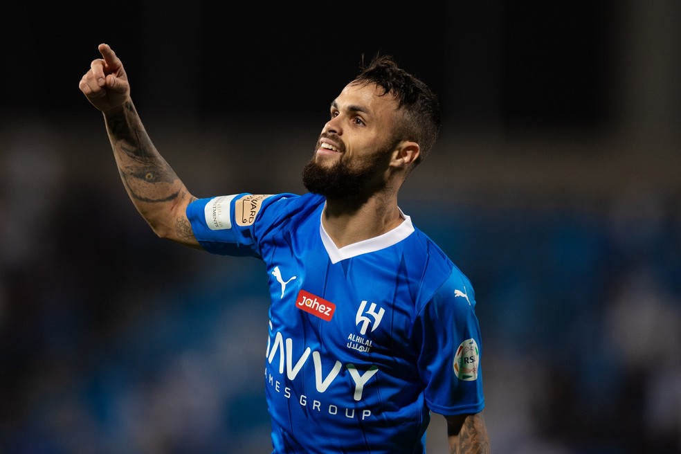 Michael em Al-Riyadh x Al-Hilal pelo Campeonato Saudita — Foto: Divulgação / SPL