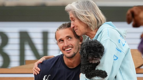 Com diabetes desde os 4 anos, Zverev revela que mãe contrariou médicos: "Ele será jogador de tênis"