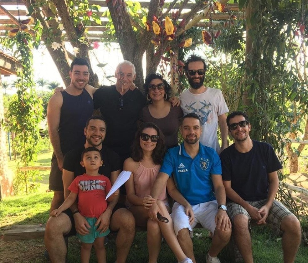 Parte da família de Jonas Urias, treinador do Cruzeiro