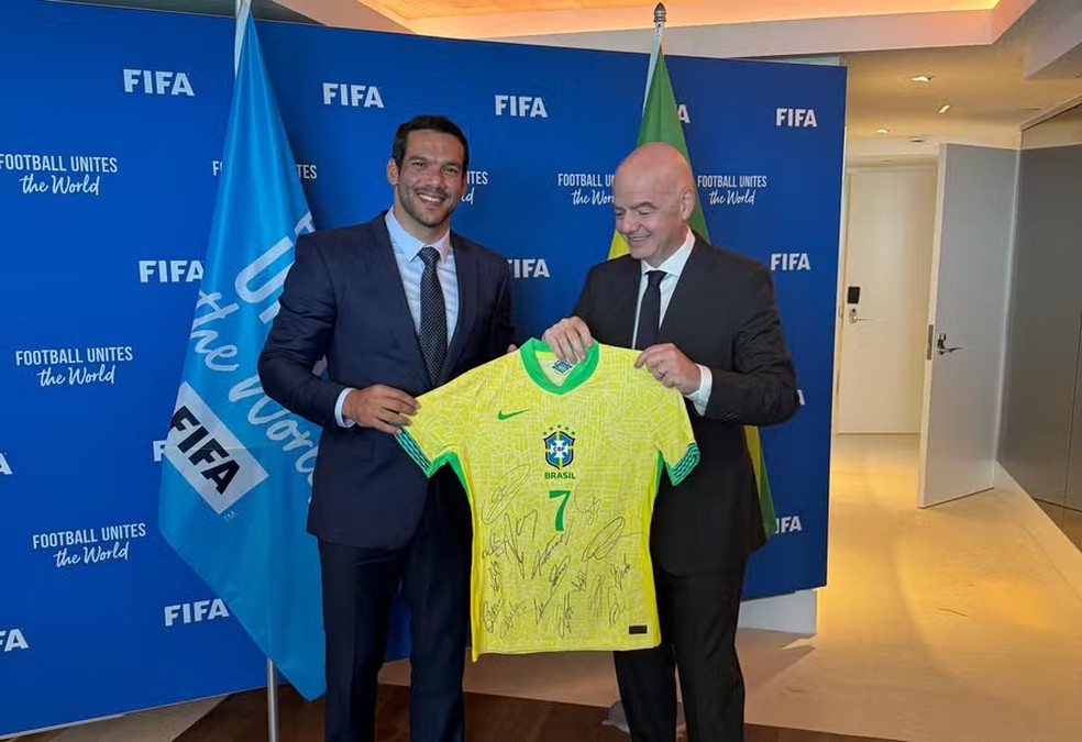 Samir Xaud e Gianni Infantino em encontro nos EUA — Foto: Divulgação CBF