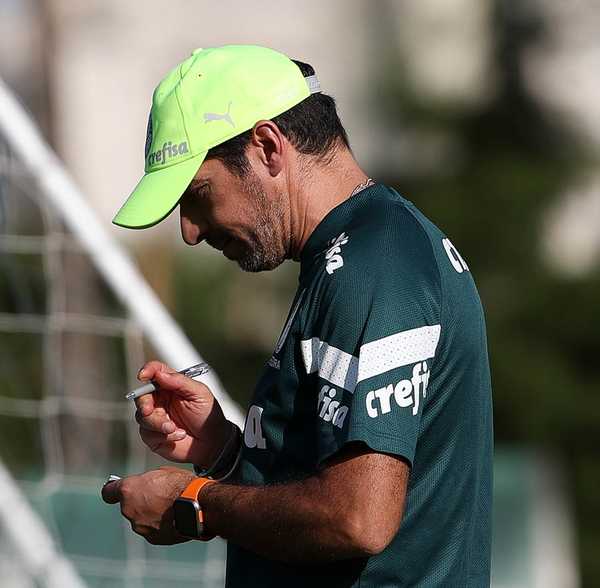 Abel Ferreira chega ao Palmeiras falando em superação para 2024: 