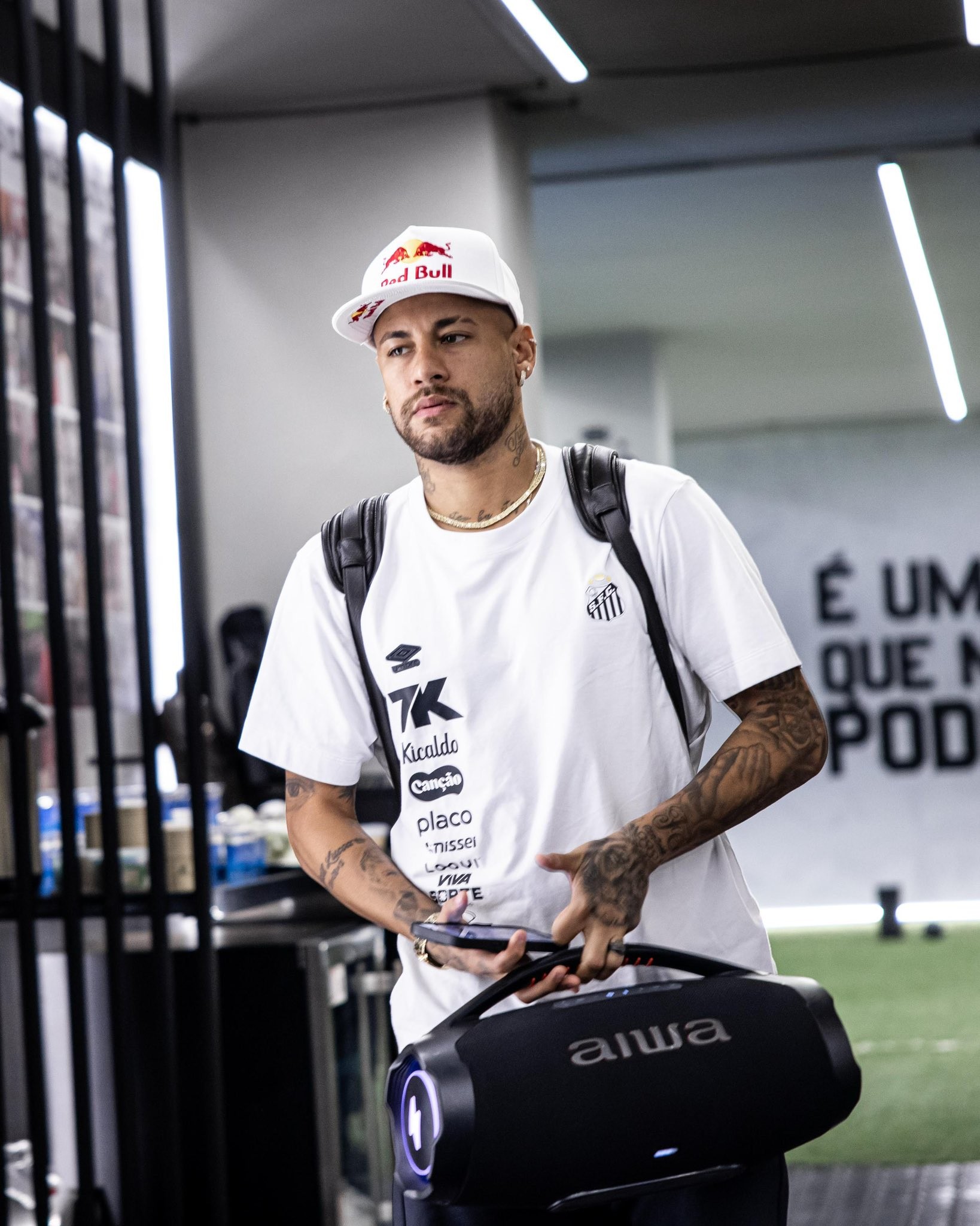 Jogadores do Santos vivem ansiedade por renovação de Neymar: 
