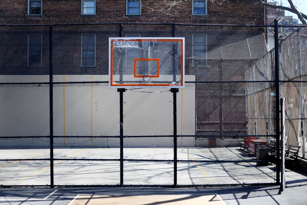 Prefeito de Nova York ordena retirada de aros de basquete dos parques, nba