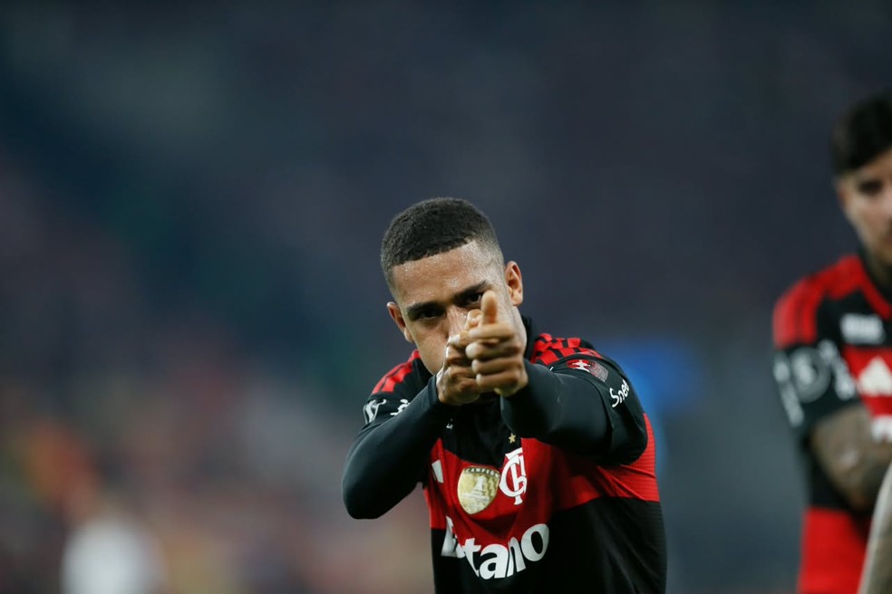 Samuel Lino em Flamengo x Cruzeiro � Foto: Andr� Dur�o