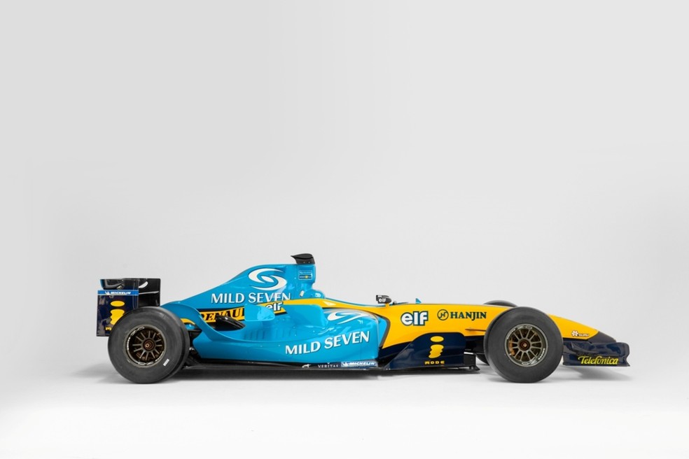 Carro de Fernando Alonso na F1 em 2004 leiloado por R 1 5