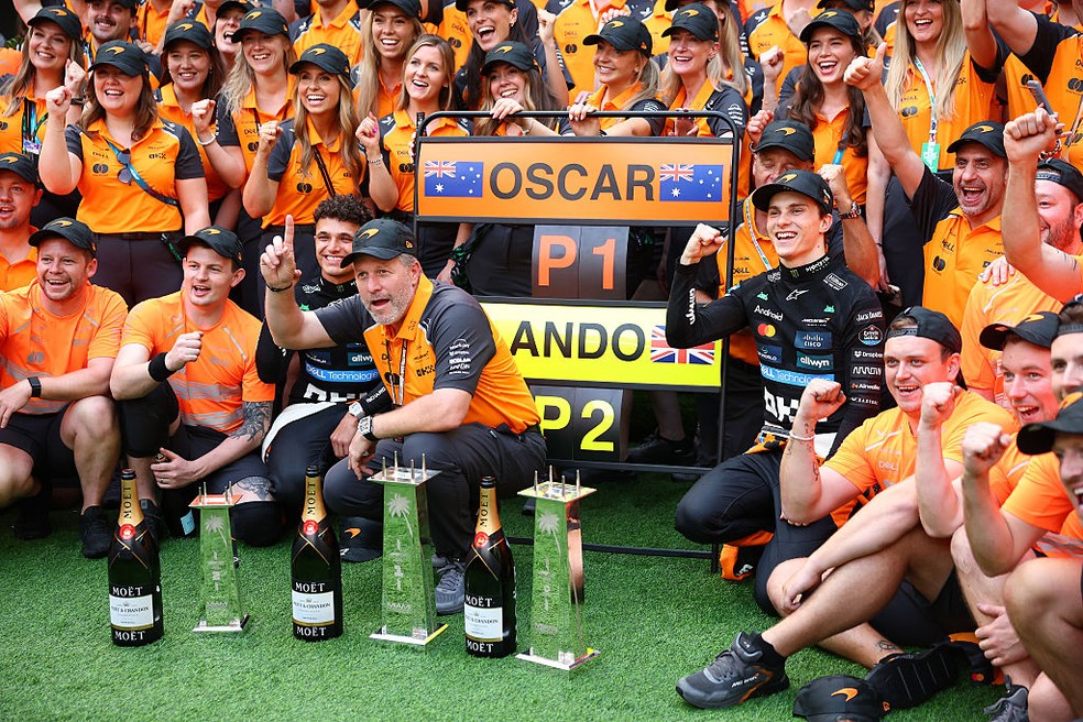 McLaren comemora dobradinha no GP de Miami da F1 2025, após vitória de Oscar Piastri e pódio de Lando Norris — Foto: Clive Rose/Getty Images