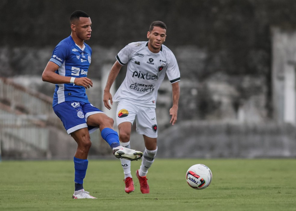 Confiança x Vitória ao vivo: onde assistir ao jogo online pelo