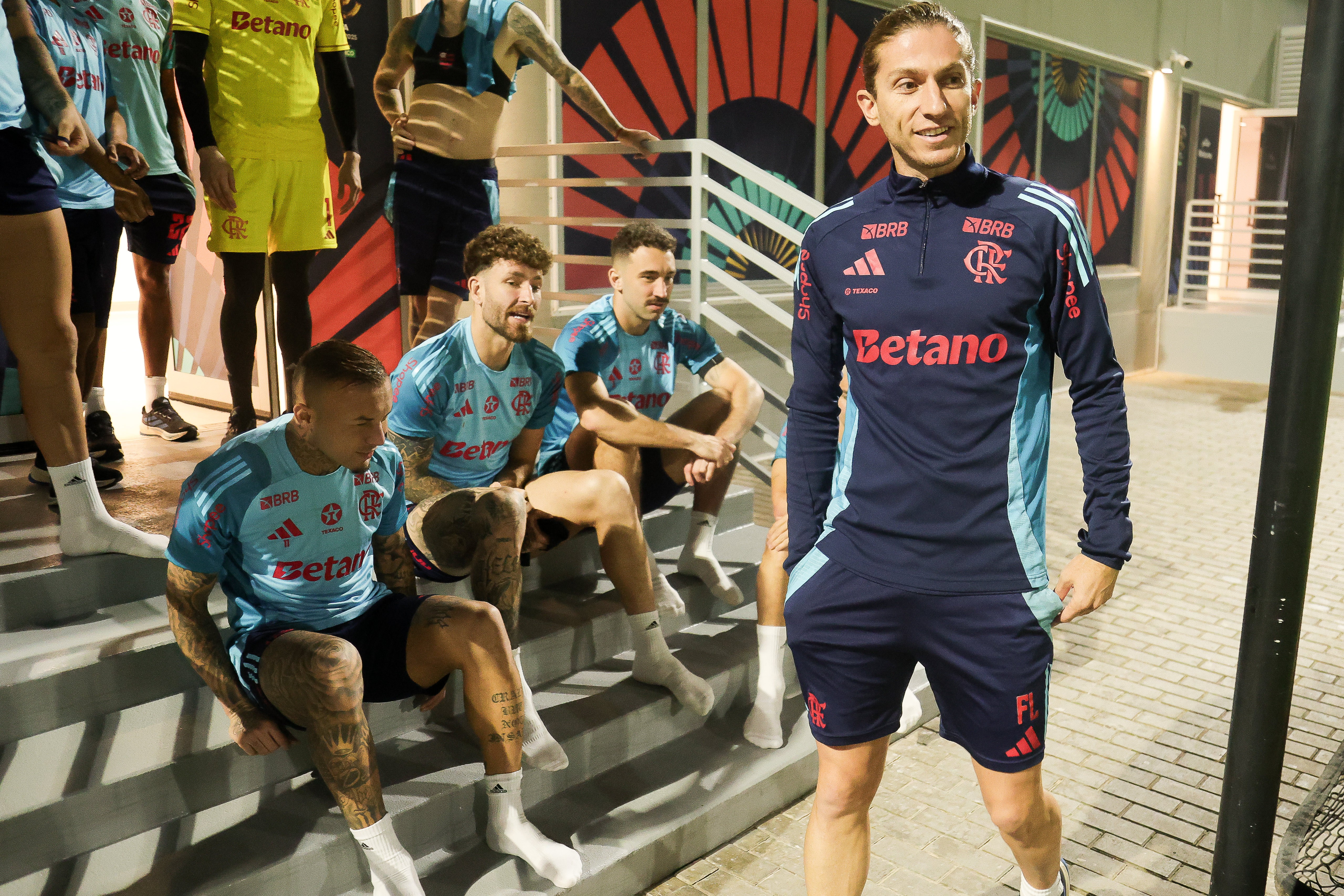 Jogadores do Flamengo clamam pela permanência de Filipe Luís: Melhor lateral do Brasil