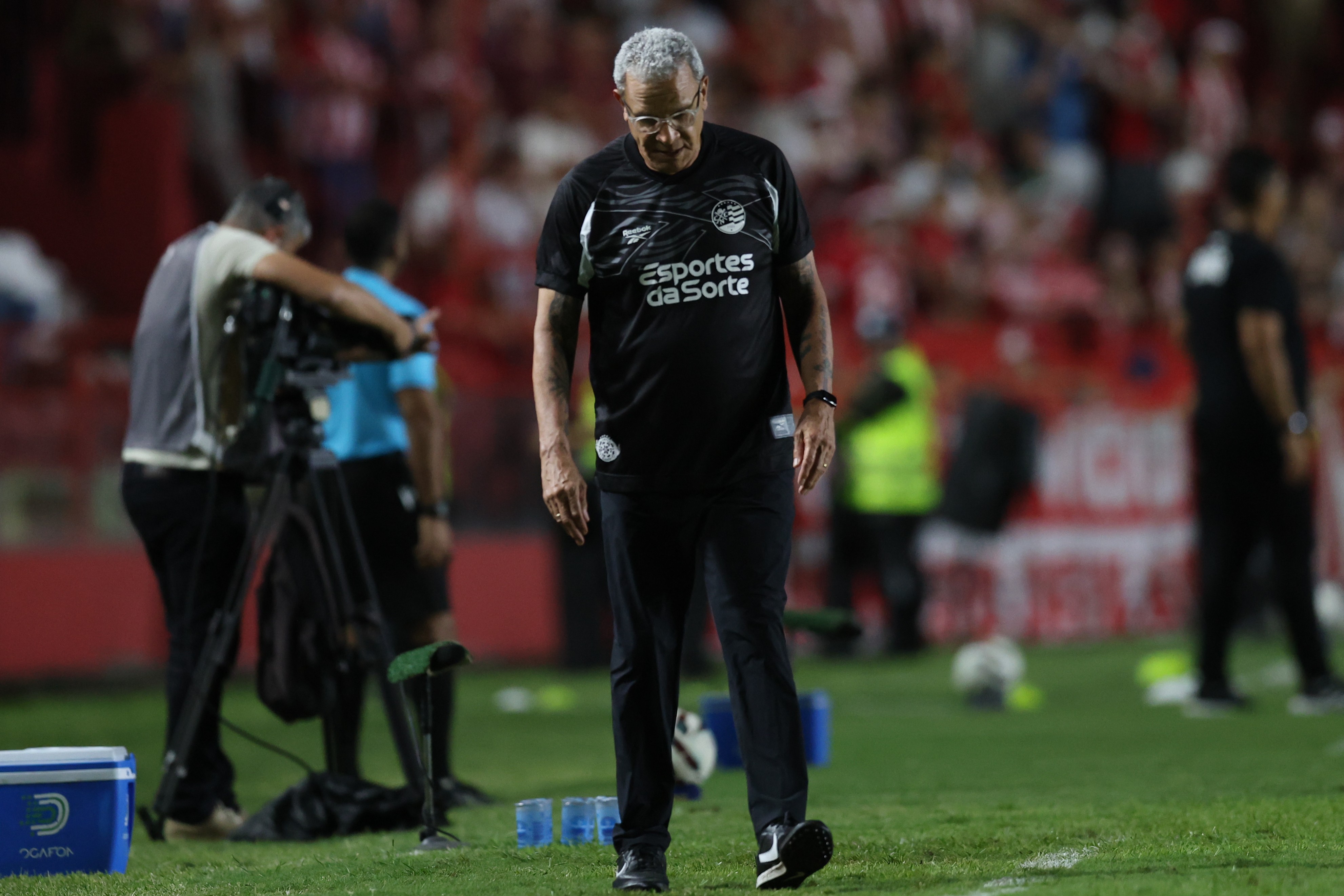 Hélio dos Anjos vive no Náutico o terceiro maior jejum de vitórias da carreira na Série B