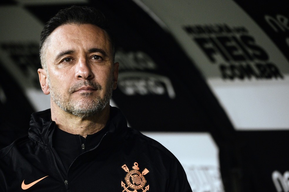 Vítor Pereira comandou o Corinthians em 2022 — Foto: Marcos Ribolli