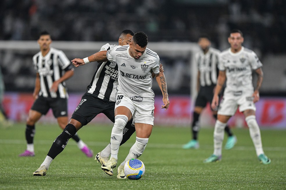 Botafogo x Atlético-MG — Foto: Thiago Ribeiro/AGIF