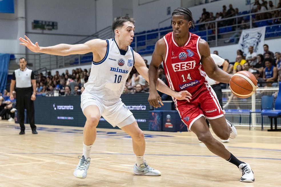 Lance de Minas x Franca nas quartas de final da Champions League das Américas — Foto: Marcos Limonti RELANCE / SFB