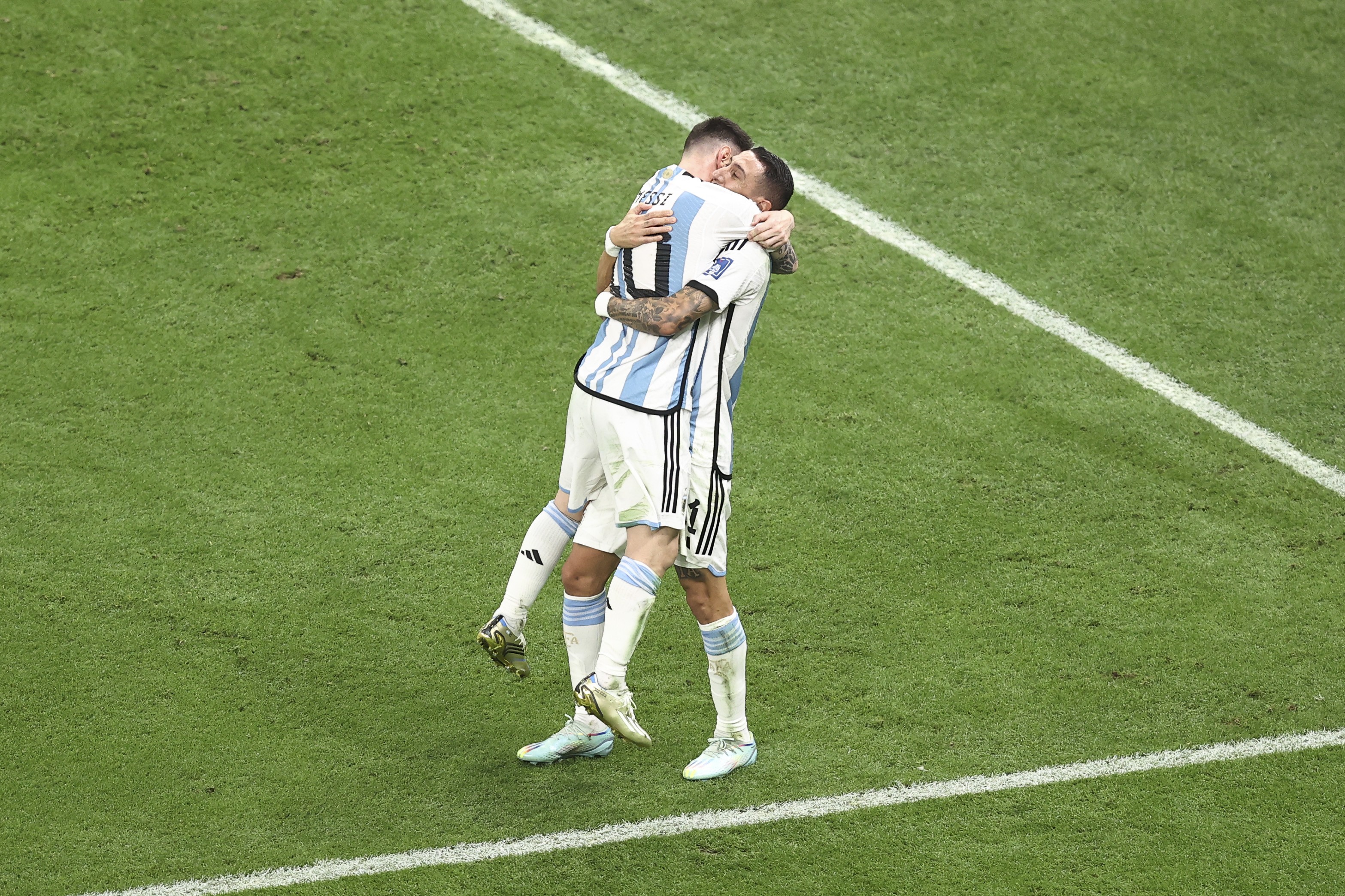 Ex-Real Madrid e Argentina, Di Maria põe Messi à frente de Cristiano Ronaldo: "Talento natural"
